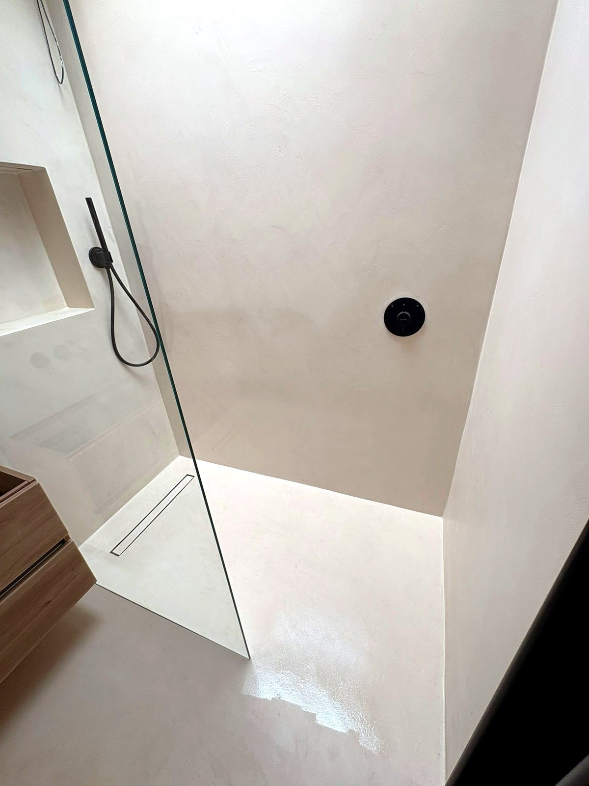 Finished loft ensuite shower